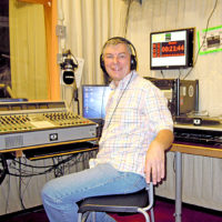 Alfred Pertl im Studio von Radio Orange
