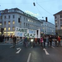 P1290180 - Gegen die aktuelle Strömung in Graz - Parade für saubere Luft in Graz :-o