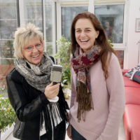 Nana Sattler und Helga Burian-Ruf beim Interview für Radio Orange 94.0