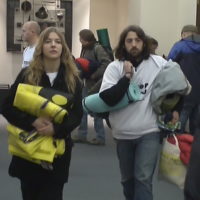 der abzug der aktivistInnen - der abzug der aktivistInnen der abzug der aktivistInnen - der abzug der aktivistInnen