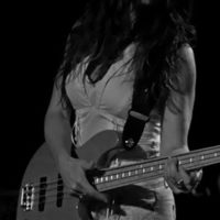 Angeline Saris Bass 39_n