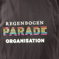 ein t-shirt: regenbogenparade organisation - ein t-shirt: regenbogenparade organisation