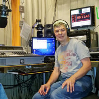 ALFRED PERTL Studio Radio Orange_Mitten im Leben 12062016