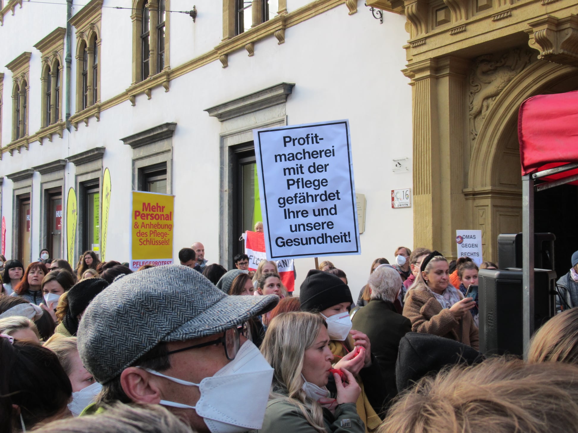 Bild zur Sendereihe „Wir gehen weiter auf die Straße“ – Pflegeprotest in Graz