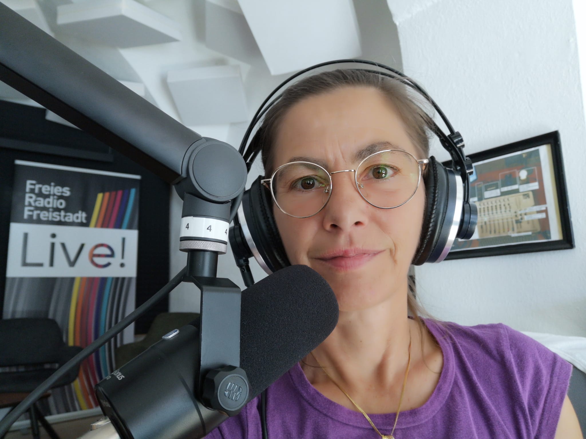 Monika Andlinger mit dem Kulturmix live im Studio des Freien Radio Freistadt.