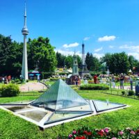 Minimundus_Louvrepyramide_CN_Tower Minimundus_Louvrepyramide_CN_Tower